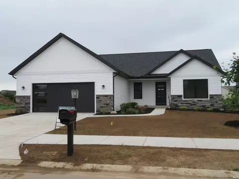 68390 Falcons Lair Ln, New Paris, IN 46553