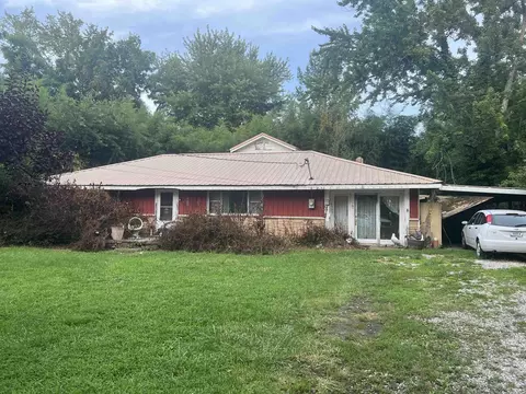 1487 SE 1st St, Linton, IN 47441