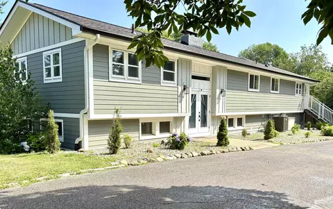 12 Venetian Village Rd, Culver, IN 46511