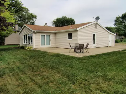 760 Ln 136 Turkey Lk, Hudson, IN 46747