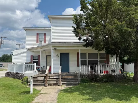 201 S Poplar St, Lagrange, IN 46761 photo 2