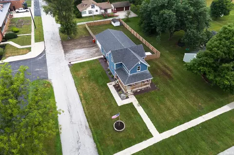 View/Area - 702 E Walnut St, Chalmers, IN 47929 photo 2 of 5