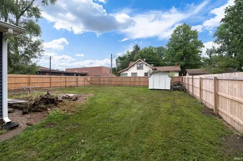 Exterior - 702 E Walnut St, Chalmers, IN 47929 photo 6 of 6