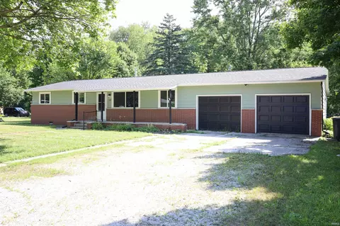 2325 Elyetta St, Fort Wayne, IN 46802