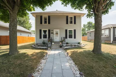 204 Chestnut St, Bristol, IN 46507