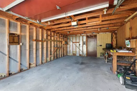 2515 E State Blvd, Fort Wayne, IN 46805 photo 32