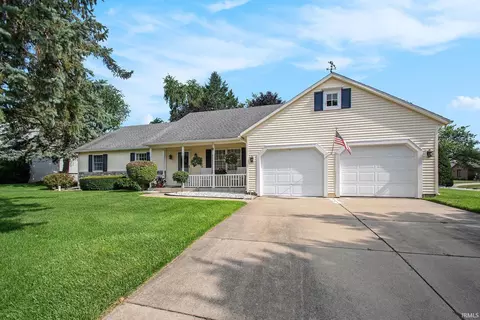 12421 Frontier Ct, Granger, IN 46530 photo 2