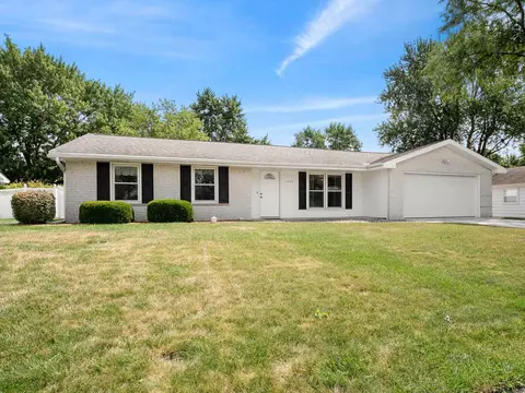 2428 Forest Valley Dr, Fort Wayne, IN 46815