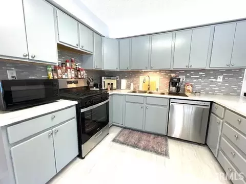 Kitchen - 1010 E 400 S, Kokomo, IN 46902 photo 1 of 4