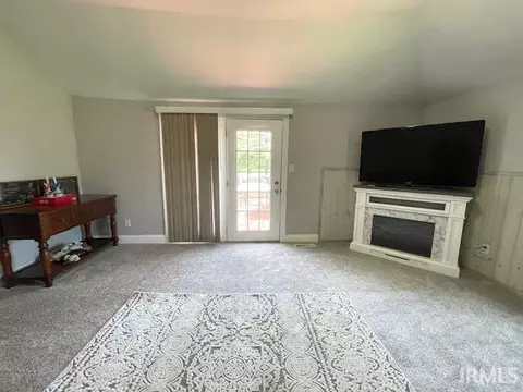 Living - 1010 E 400 S, Kokomo, IN 46902 photo 2 of 4
