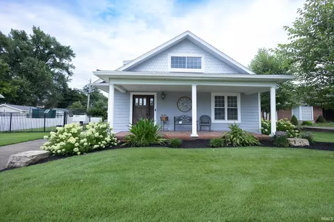 2222 Bayard Park Dr, Evansville, IN 47714