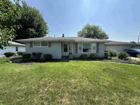 409 Kentwood Dr, Frankfort, IN 46041