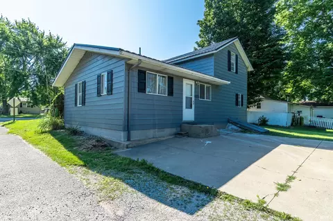Exterior - 221 N Maple St, Lagrange, IN 46761 photo 4 of 5