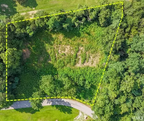 E Apache Trail, North Vernon, IN 47265