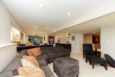 50933 Sharpstone Ct, Granger, IN 46530 photo 28