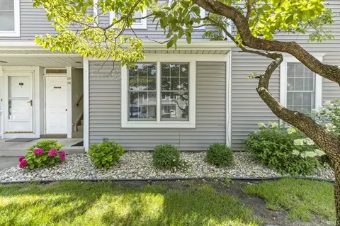 1601 S 16th St #10, Goshen, IN 46526