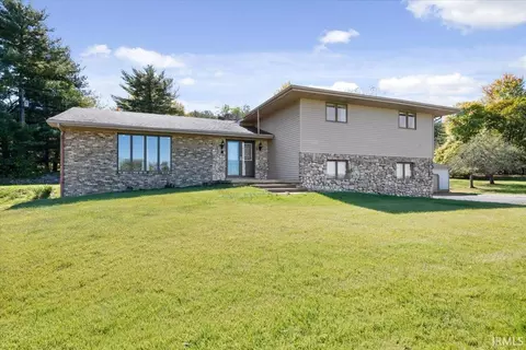 10901 Fieldside Dr, Evansville, IN 47712