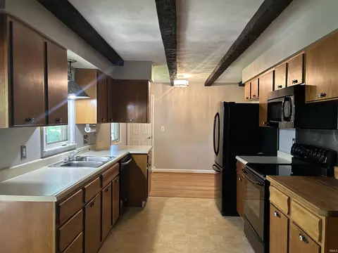3667 E Longview Ave, Bloomington, IN 47408 photo 4