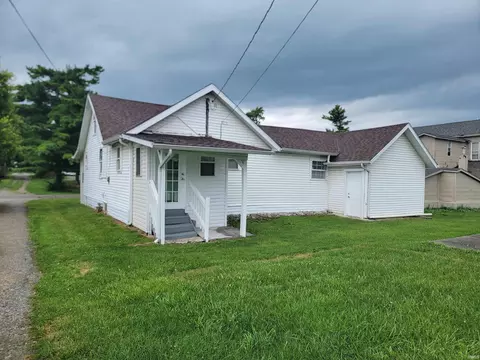 230 S Franklin St, Waterloo, IN 46793 photo 4