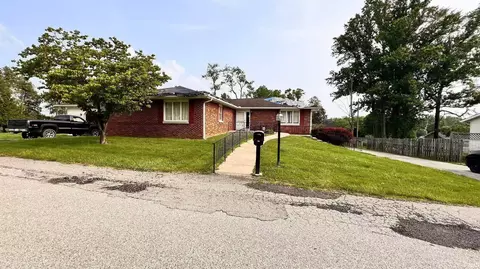 817 W Chambers Dr, Bloomington, IN 47403 photo 1