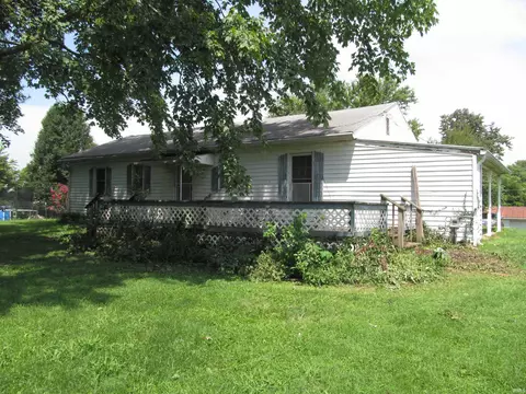 714 W Curry St, Mitchell, IN 47446 photo 2