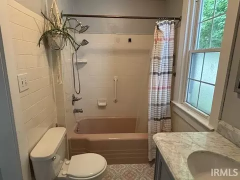 Bath - 600 E 4th St, Fowler, IN 47944 photo 1 of 4