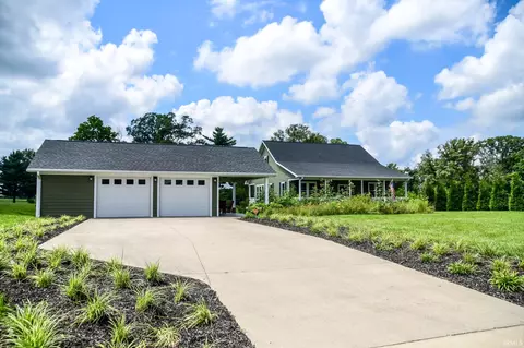 5753 N Golf Course Rd, Bicknell, IN 47512