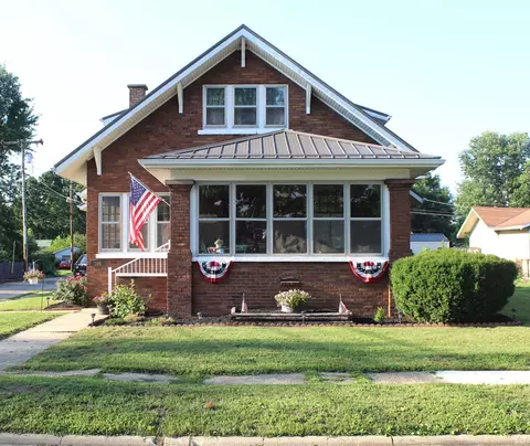 106 E Walnut St, Akron, IN 46910 photo 2