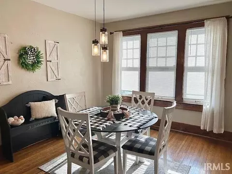 106 E Walnut St, Akron, IN 46910 photo 9