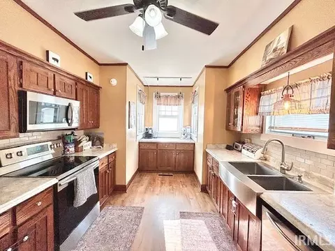 106 E Walnut St, Akron, IN 46910 photo 8