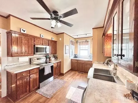 106 E Walnut St, Akron, IN 46910 photo 6