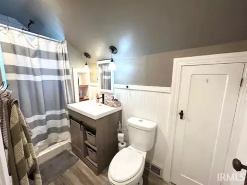 106 E Walnut St, Akron, IN 46910 photo 23