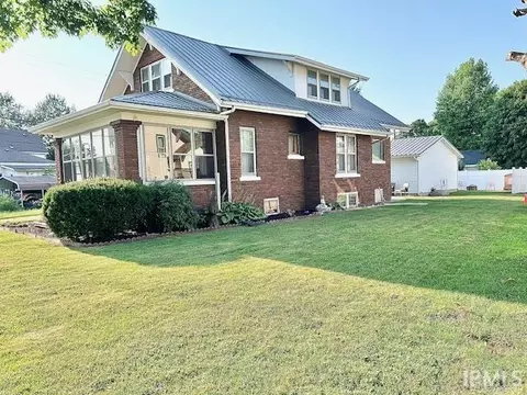 106 E Walnut St, Akron, IN 46910 photo 3
