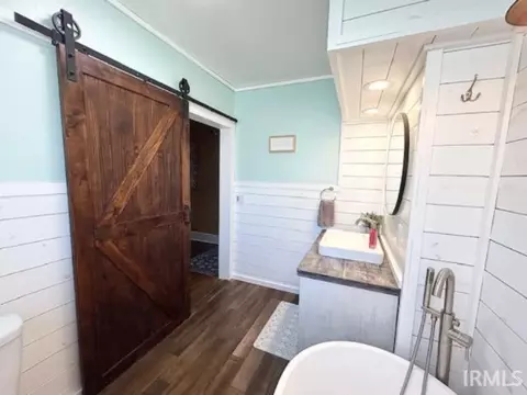 106 E Walnut St, Akron, IN 46910 photo 16