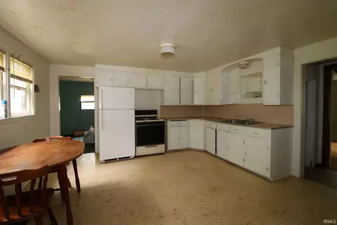 147 S Broad St, Dunkirk, IN 47336 photo 11
