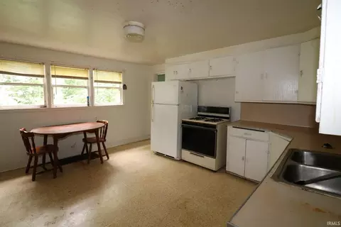 147 S Broad St, Dunkirk, IN 47336 photo 12
