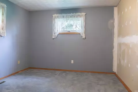 Bedroom - 1372 Yockey Rd, Mitchell, IN 47446 photo 1 of 3