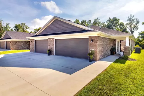 5321 Dauby Dr #A, Evansville, IN 47710