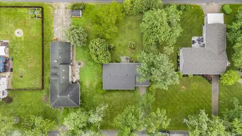 View/Area - 910 E 3rd St, Auburn, IN 46706 photo 2 of 2