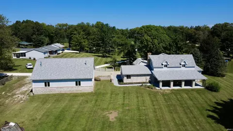 11943 Hopkins Ln, Loogootee, IN 47553