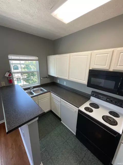 Kitchen - 126 E 6th St, Bloomington, IN 47408 photo 2 of 3