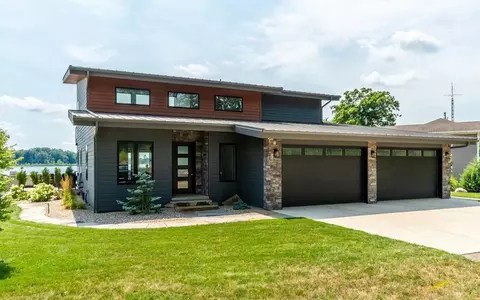 135 Lane 850 Snow Lk, Fremont, IN 46737