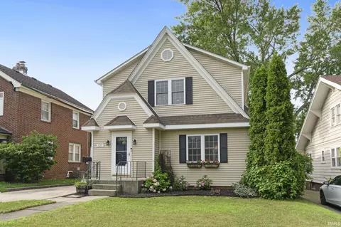 1215 Sheridan Ct, Fort Wayne, IN 46807