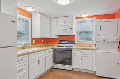 Kitchen - 821 W 9th St, Bloomington, IN 47404 photo 3 of 3