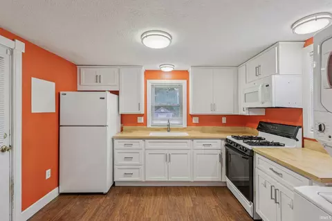 Kitchen - 821 W 9th St, Bloomington, IN 47404 photo 1 of 3