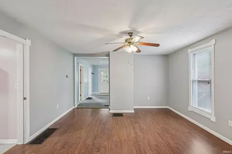 Living - 821 W 9th St, Bloomington, IN 47404 photo 5 of 6