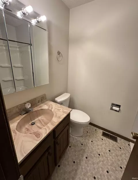 Bath - 2405 E Rechter Rd, Bloomington, IN 47401 photo 3 of 4
