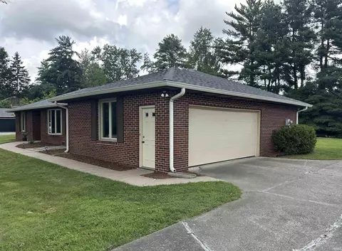 Exterior - 2405 E Rechter Rd, Bloomington, IN 47401 photo 4 of 5
