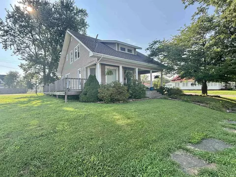 290 NE 7th St, Linton, IN 47441