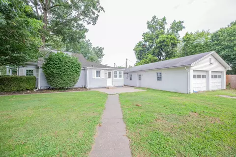 Exterior - 543 E Tenth St, Mount Vernon, IN 47620 photo 3 of 5